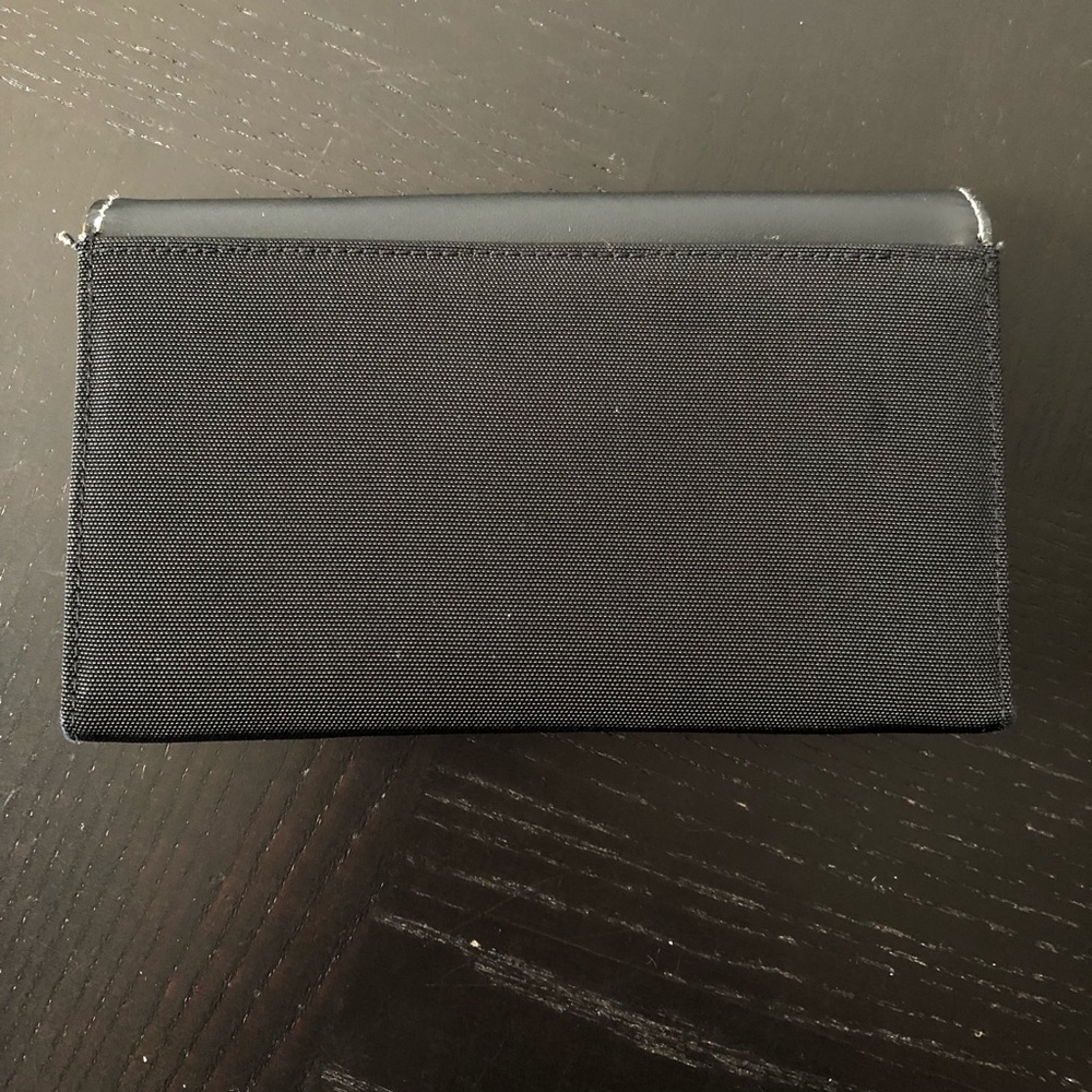 Used Wallet - Picture 2 of 5